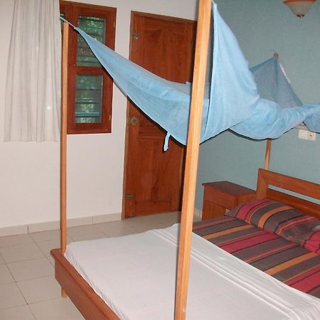 Dodoo Lodge Cotonou Extérieur photo
