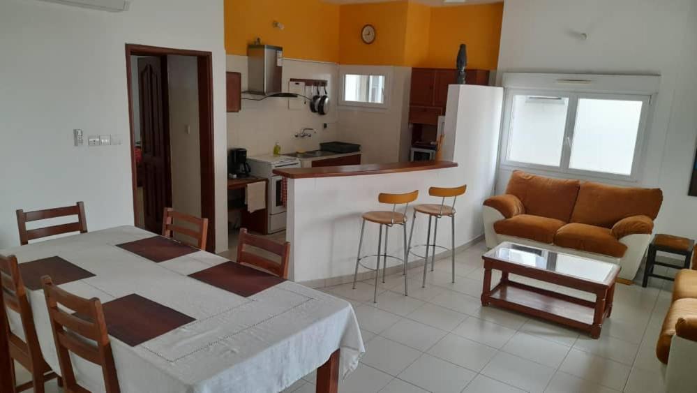 Dodoo Lodge Cotonou Extérieur photo
