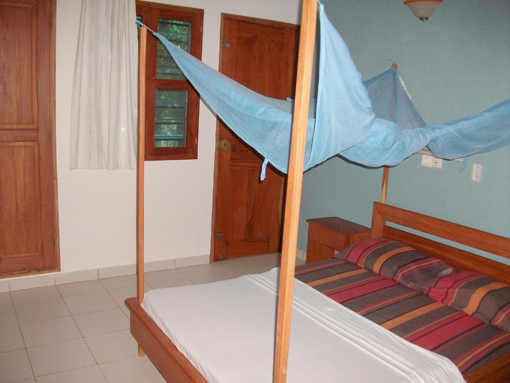 Dodoo Lodge Cotonou Extérieur photo