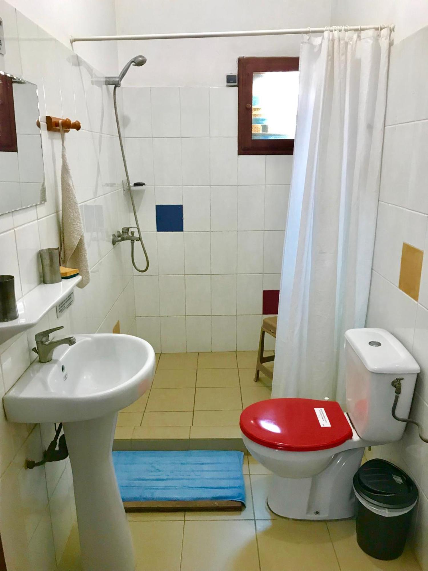 Dodoo Lodge Cotonou Chambre photo