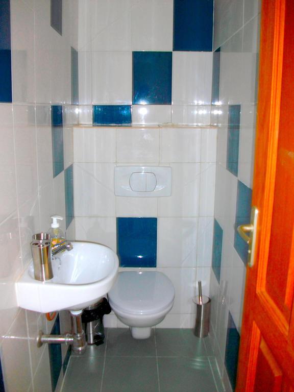Dodoo Lodge Cotonou Extérieur photo
