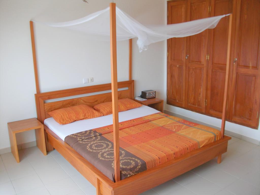 Dodoo Lodge Cotonou Extérieur photo