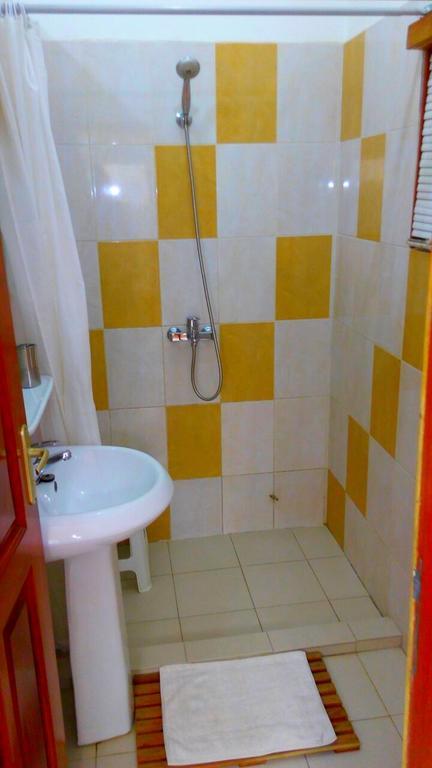 Dodoo Lodge Cotonou Extérieur photo