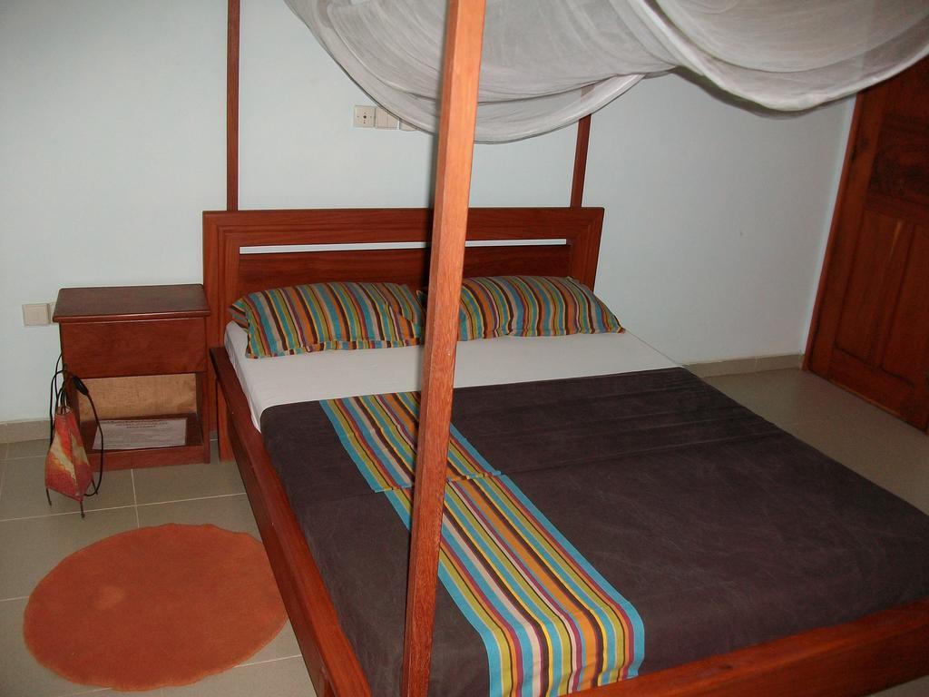 Dodoo Lodge Cotonou Extérieur photo